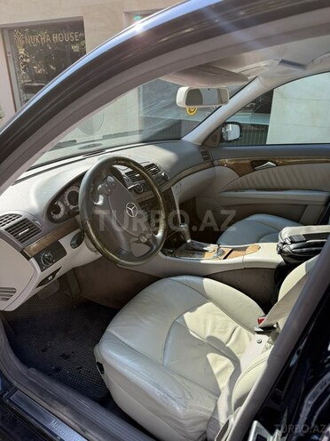 Mercedes E 350 4MATIC-5