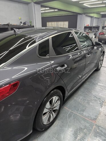 Kia K5-4