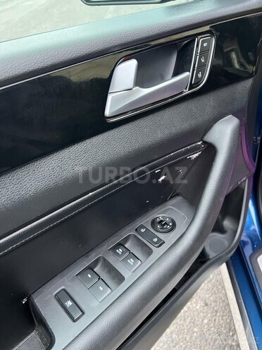 Hyundai Sonata-5