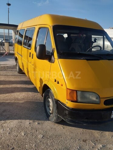 Ford Transit-4