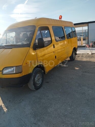 Ford Transit-3