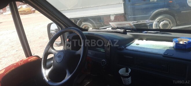 Ford Transit-8