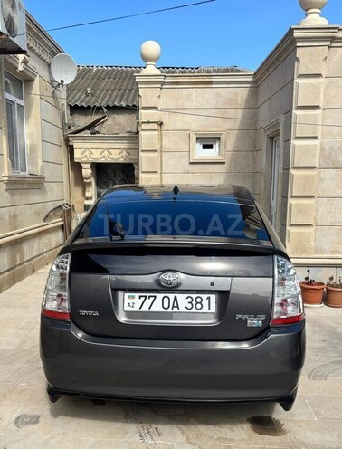 Toyota Prius-2