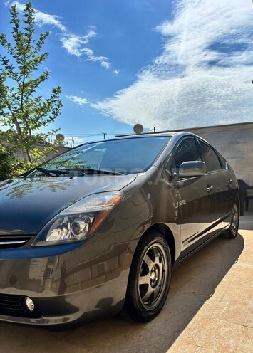 Toyota Prius-8