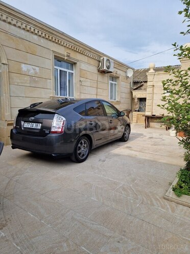 Toyota Prius-11