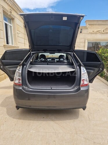 Toyota Prius-16