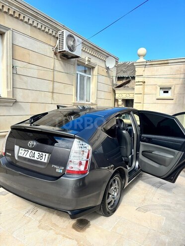 Toyota Prius-14