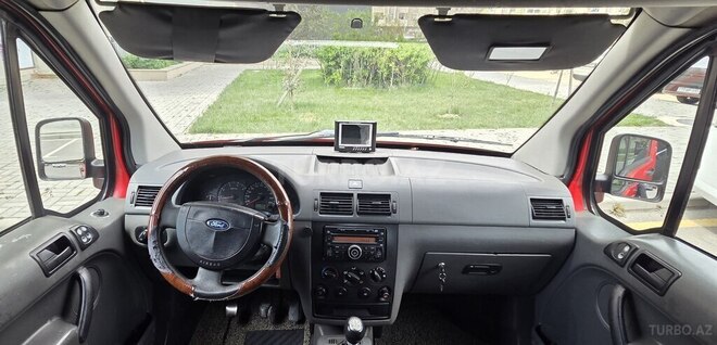 Ford Tourneo Connect-14