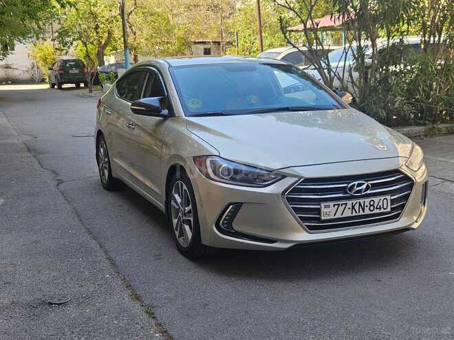Hyundai Elantra-9