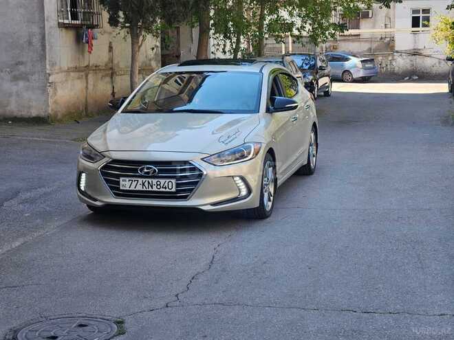 Hyundai Elantra-3