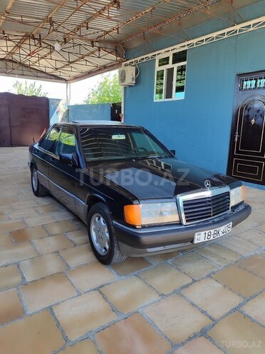 Mercedes 190-2
