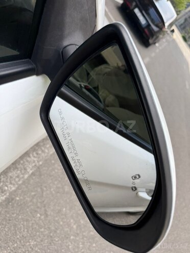 Hyundai Elantra-8