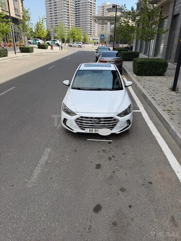 Hyundai Elantra-3