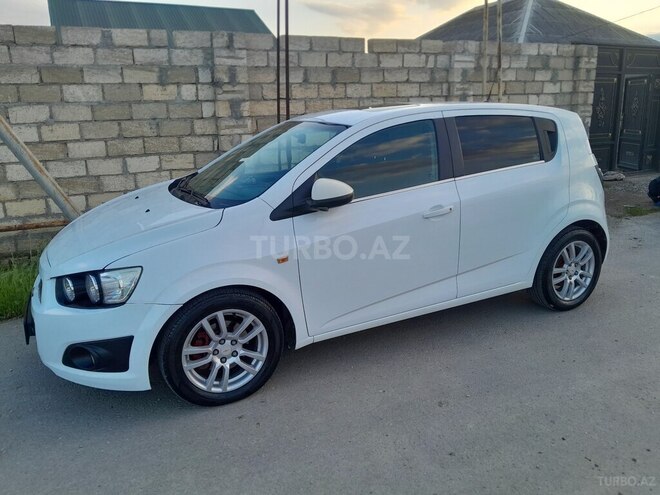 Chevrolet Aveo-8