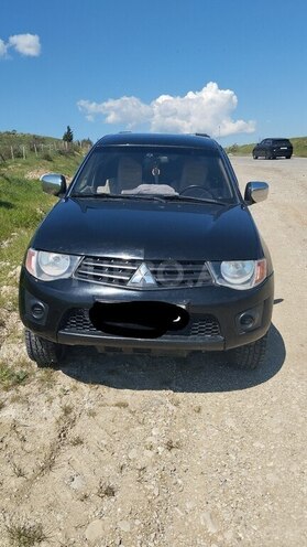 Mitsubishi L200-2