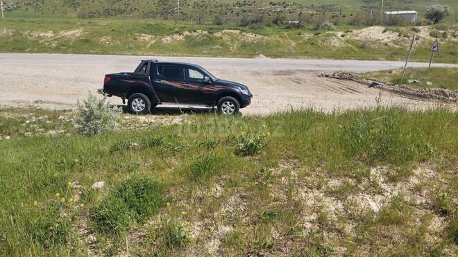Mitsubishi L200-4