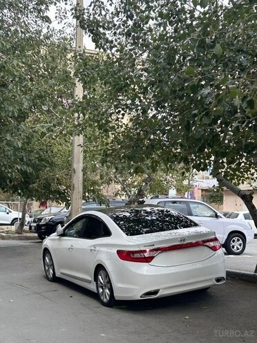 Hyundai Azera-11