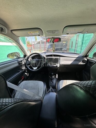 Toyota Corolla Axio-6
