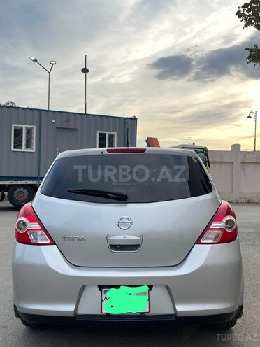 Nissan Tiida-3