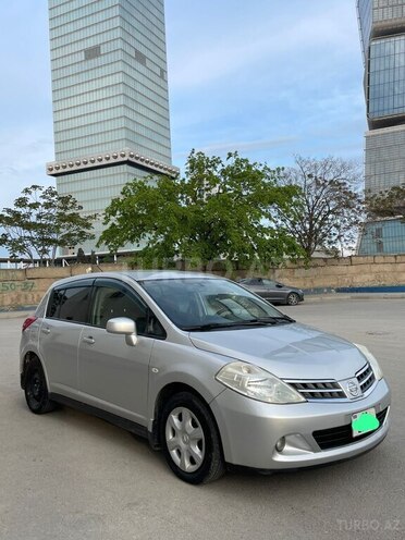 Nissan Tiida-1