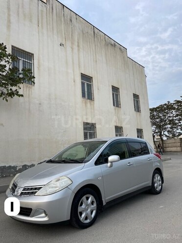 Nissan Tiida-4