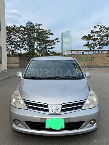 Nissan Tiida-5