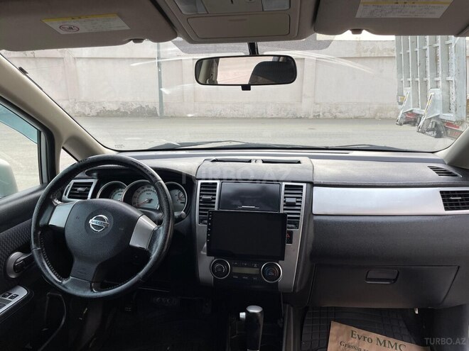 Nissan Tiida-7
