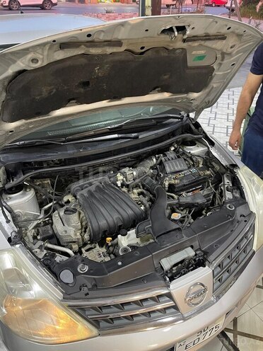 Nissan Tiida-6