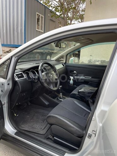 Nissan Tiida-9