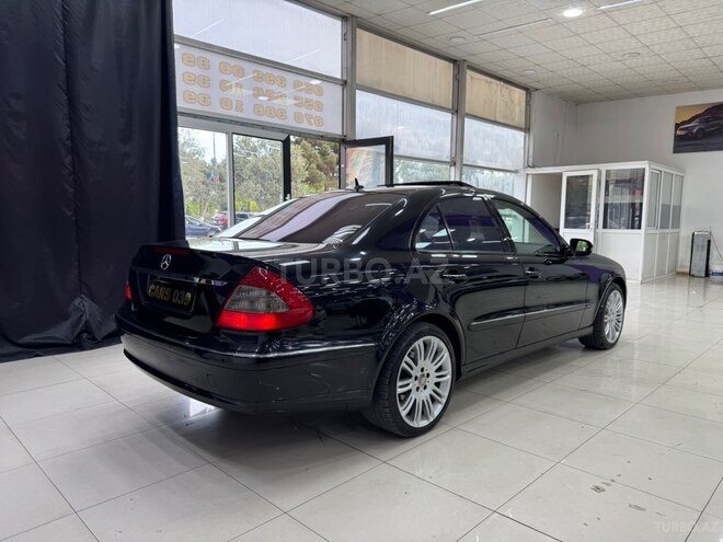 Mercedes E 350-11