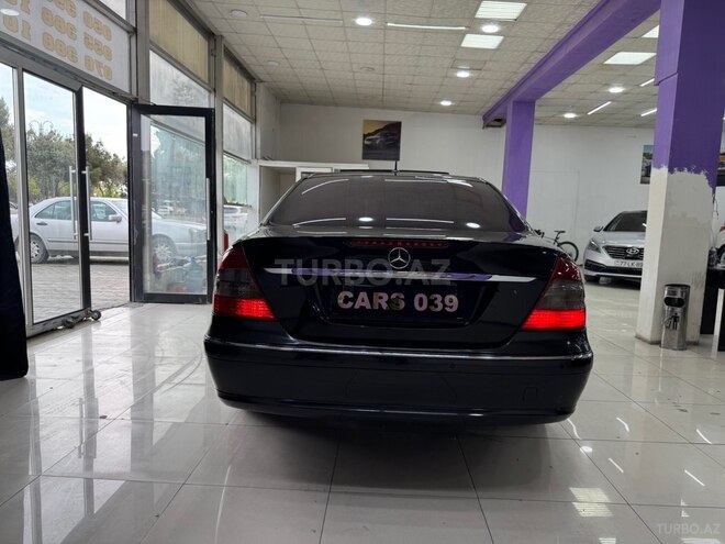 Mercedes E 350-13