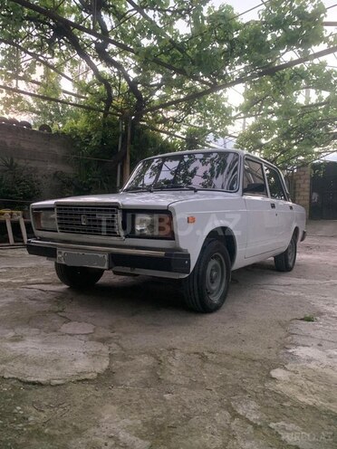 LADA (VAZ) 2107-2