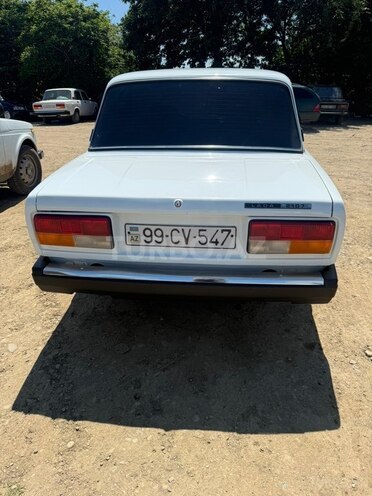 LADA (VAZ) 2107-2
