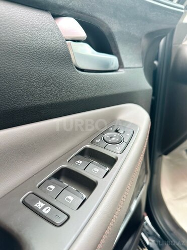 Hyundai Santa Fe-12