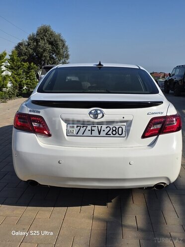 Toyota Camry-5