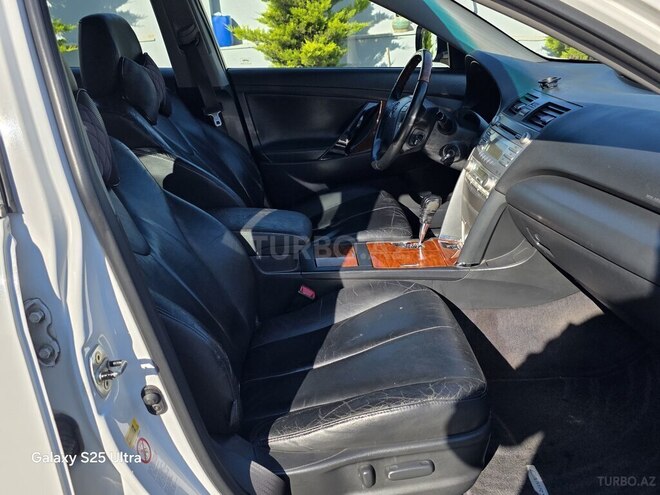 Toyota Camry-12