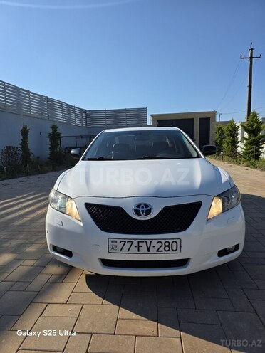 Toyota Camry-13