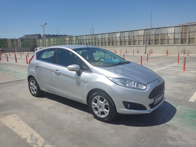 Ford Fiesta-2