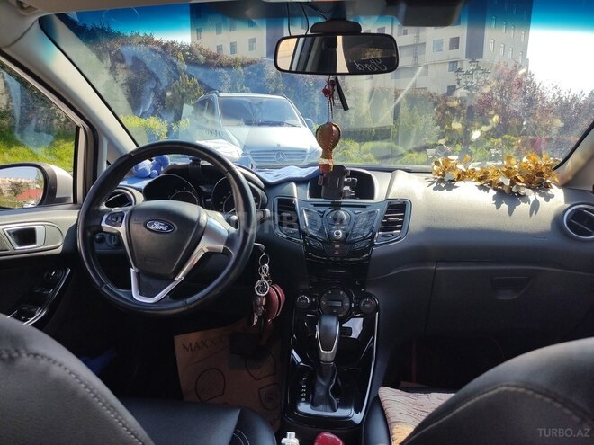 Ford Fiesta-3
