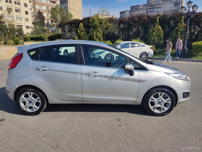 Ford Fiesta-5