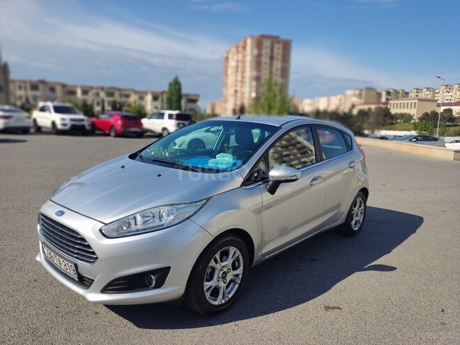 Ford Fiesta-10