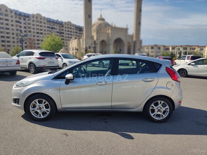 Ford Fiesta-9