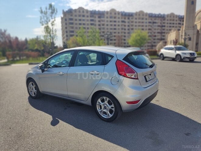 Ford Fiesta-8