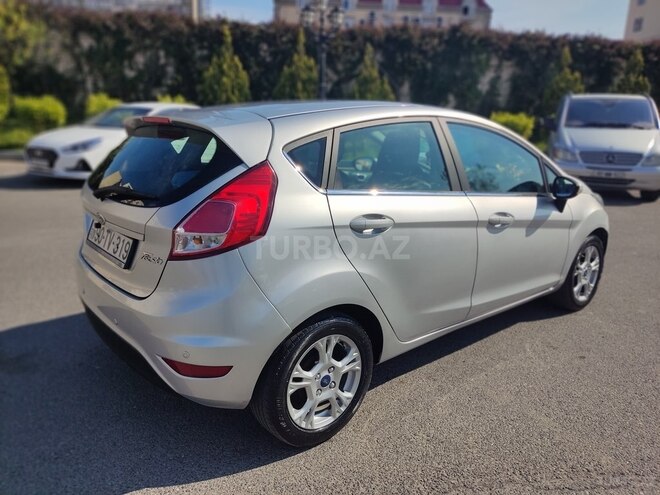 Ford Fiesta-6