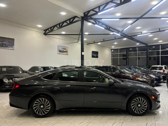 Hyundai Sonata-5