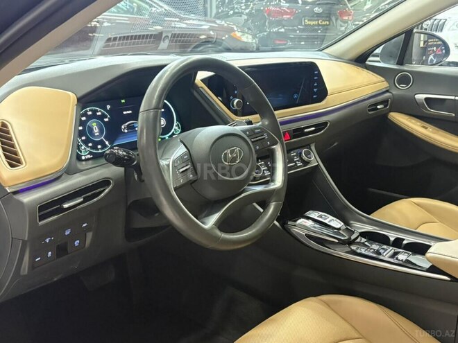 Hyundai Sonata-12