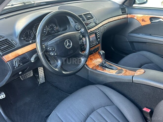 Mercedes E 200-10