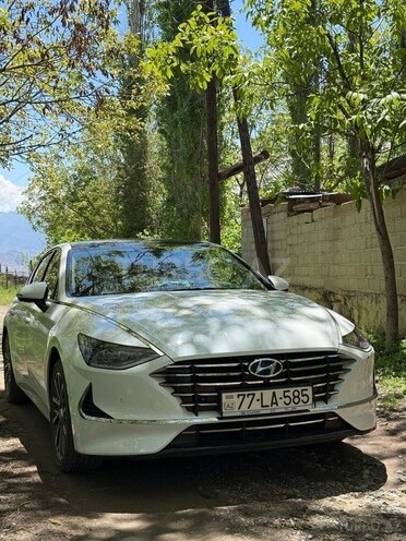 Hyundai Sonata-1