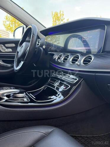 Mercedes E 220 d-6