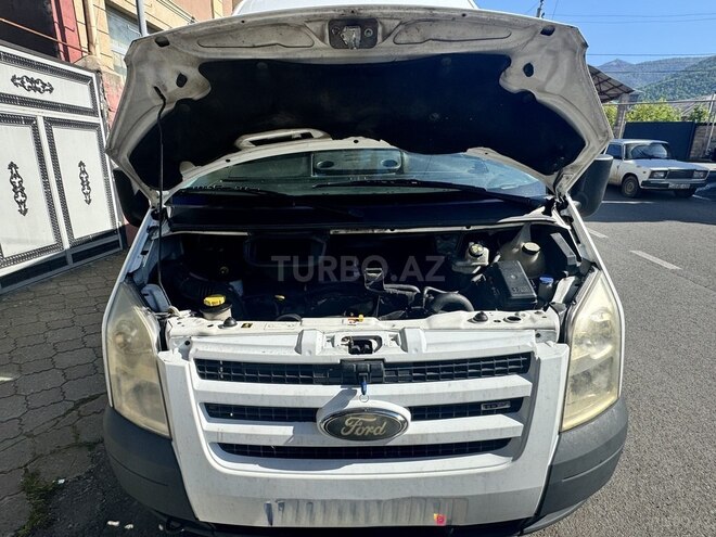 Ford Transit-3
